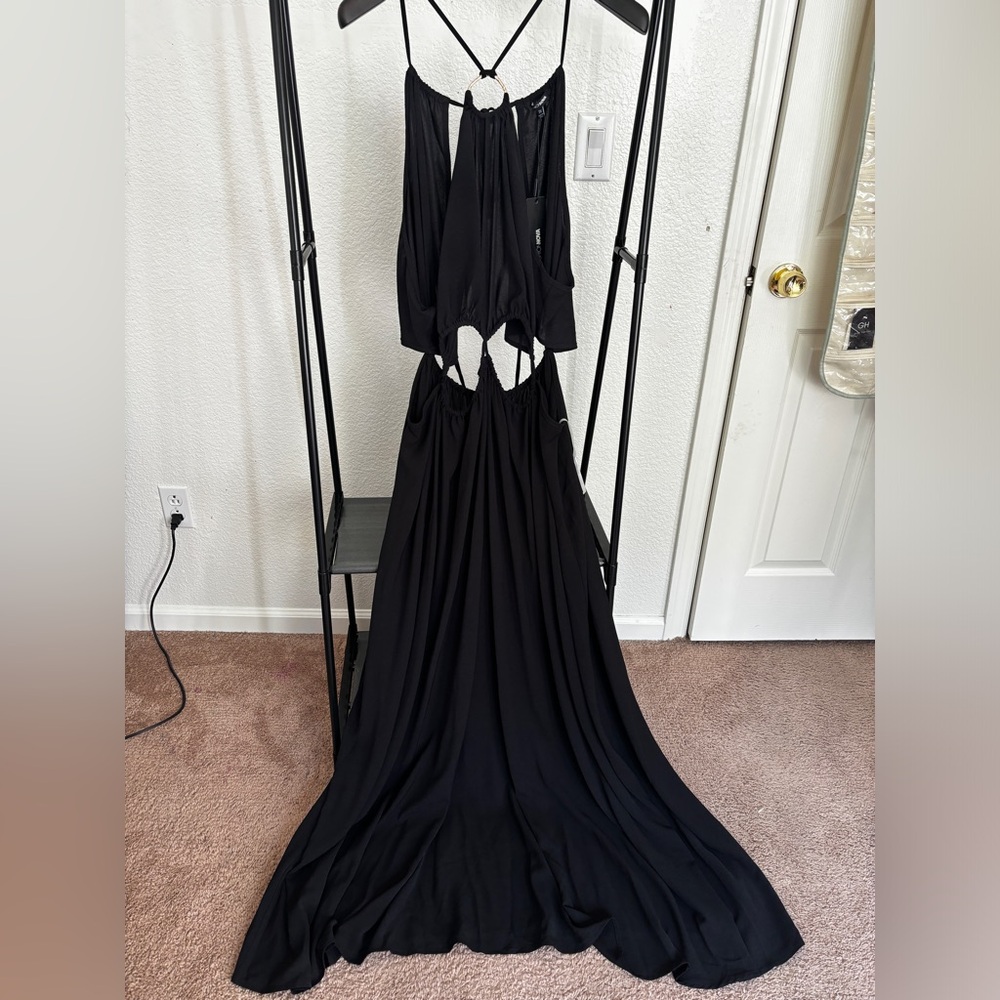 Flowy Strappy Maxi Dress